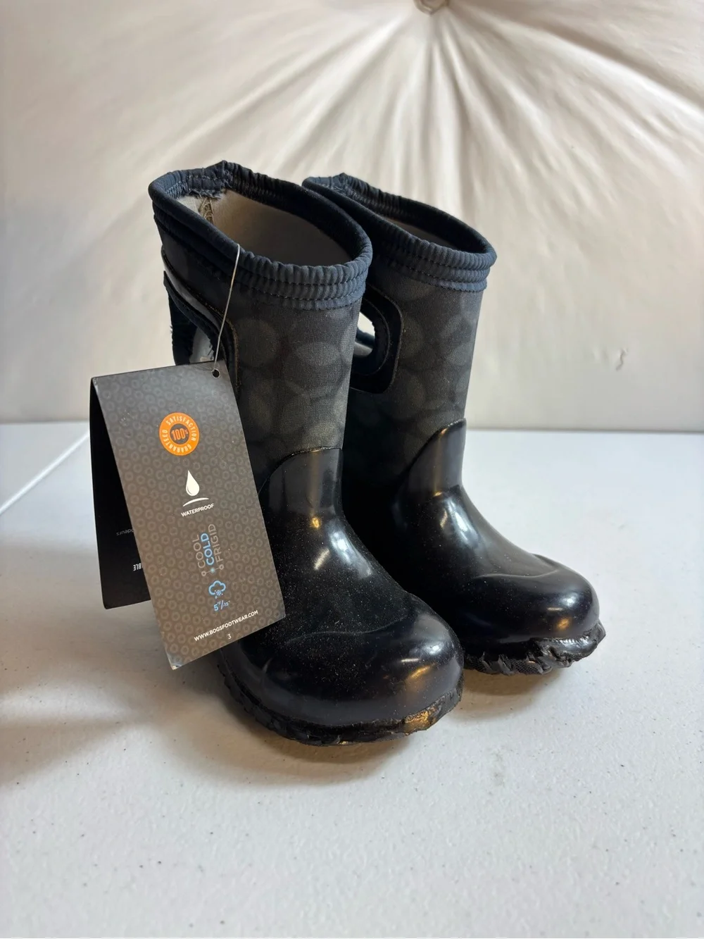 NWT Bogs Baby Classic waterproof snow and rain boots child size 7